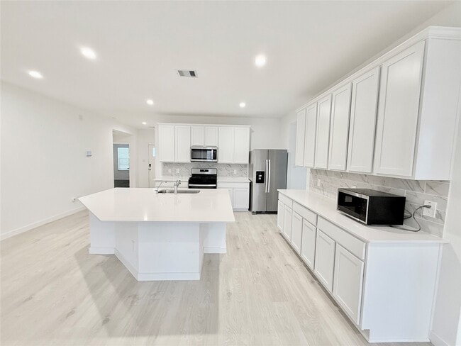 Building Photo - 31611 Farlam Farms Trl