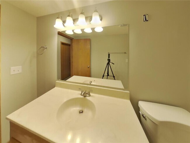 Building Photo - 5752 W 134th St