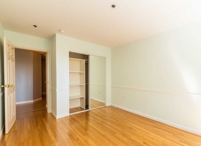 Building Photo - 10 Palisade Ave