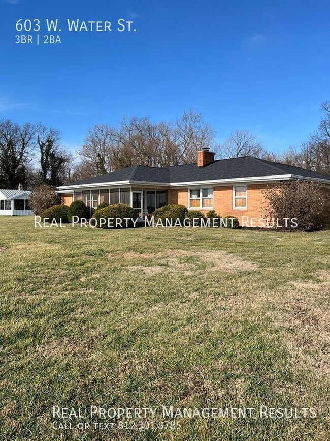 Building Photo - 603 W Water St