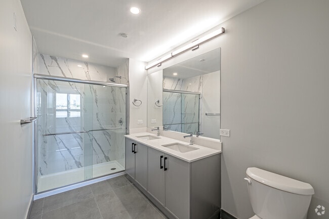 2BD, 2BA - 1104SF - Bathroom - Skylar Lofts