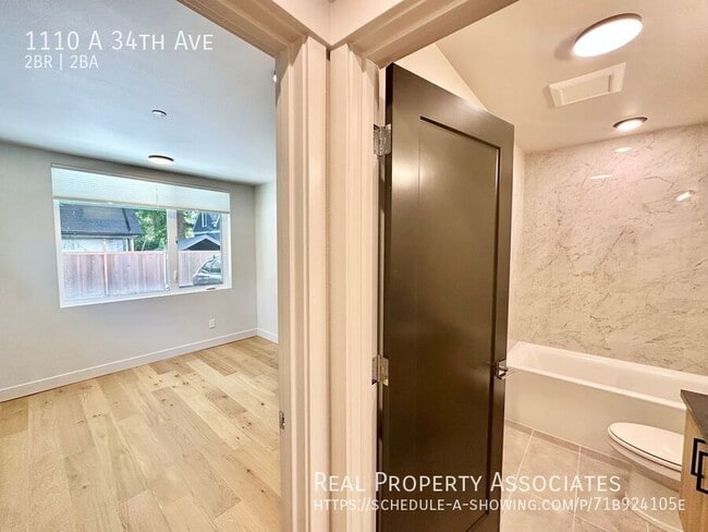 Building Photo - 1110 A 34th Ave