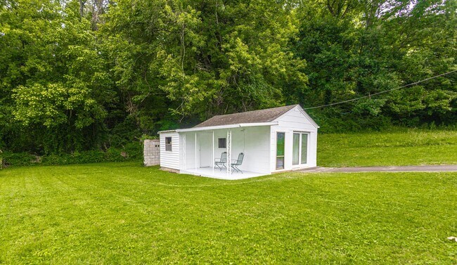 Building Photo - Cozy 2BD/2BTH in South Knoxville