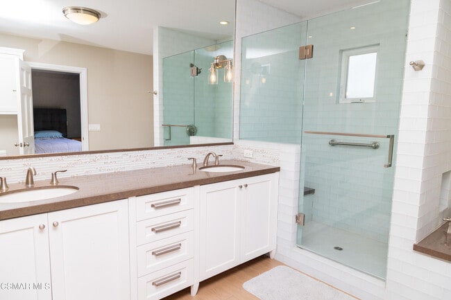 Building Photo - 385 Somerset Cir