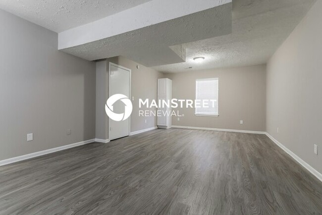 Building Photo - 3 Bedroom Pet-Friendly Home in Snellville, GA with Main Street Renewal