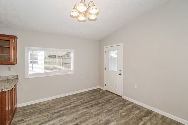 Building Photo - 6124 Kensington Cir