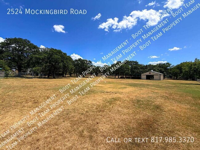 Building Photo - 2524 Mockingbird Rd