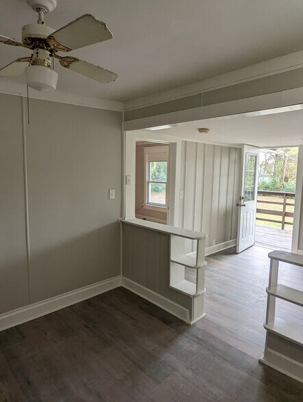 Building Photo - 1004 Ewing Blvd