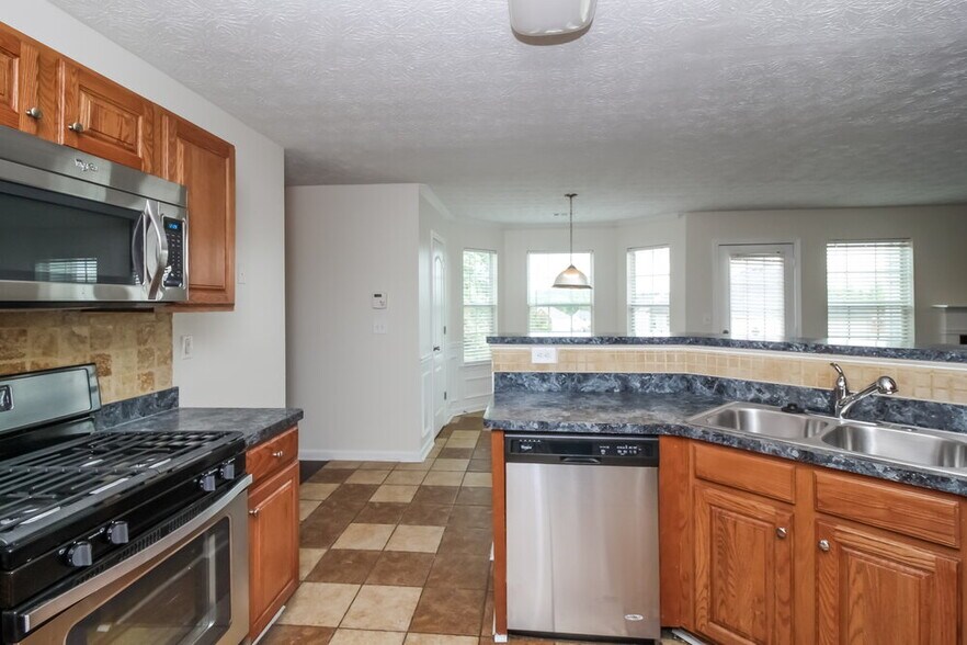 Building Photo - 604 Mohawk Cir