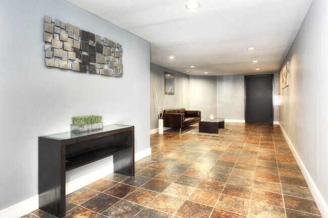 Building Photo - 1633 S Bentley Ave