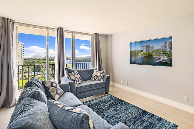 Building Photo - 2121 N Ocean Blvd