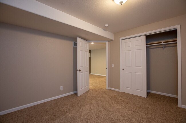 Building Photo - 5 Bedroom Home in Windsor Colorado