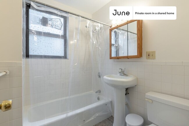 Building Photo - Room in Shared 4 bed/2 bath home