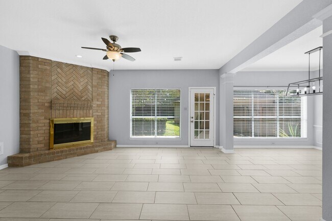 Building Photo - 1431 N Medio River Cir