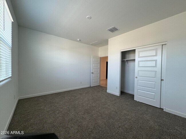 Building Photo - 5835 E Freesia Ln