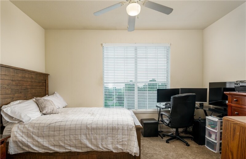 Building Photo - 1901 5th E Ave