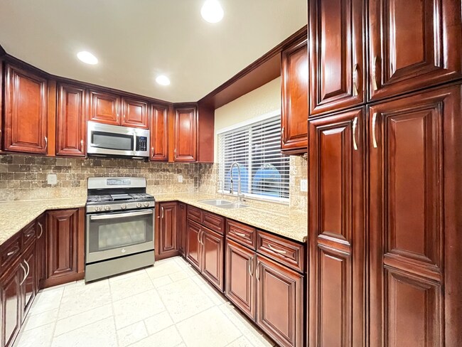 Building Photo - RV T 7640