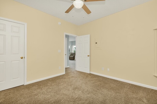Building Photo - 2040 Cross Gate Blvd