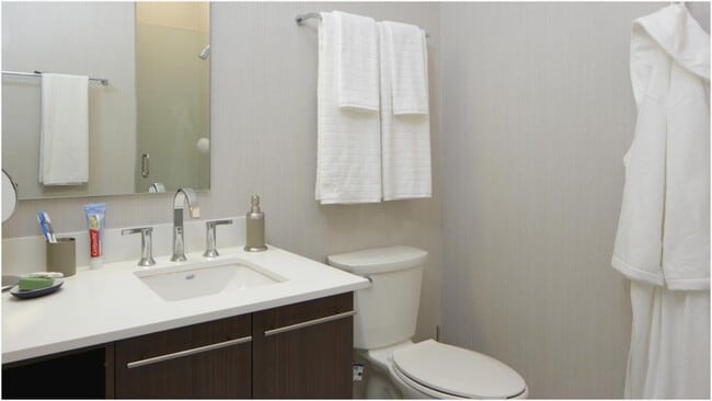 Building Photo - 1 Bed / 2 Bath UNIT 3-218