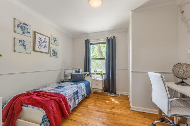 Building Photo - 4945 N Euclid Ave