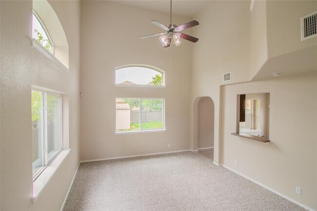 Building Photo - 117 Otono Loop