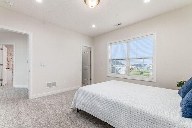 Building Photo - 5962 Laurel Ln