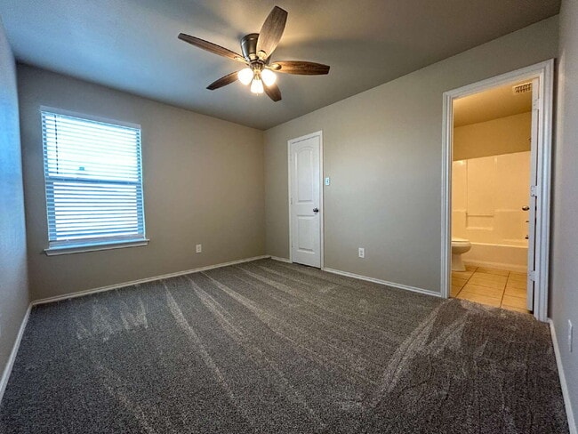 Building Photo - Large Two Story 5 Bedroom Home in Frenship Schools!