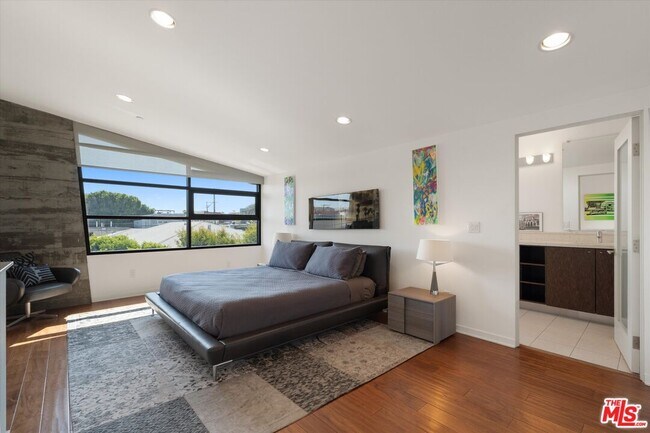 Building Photo - 1410 Innes Pl