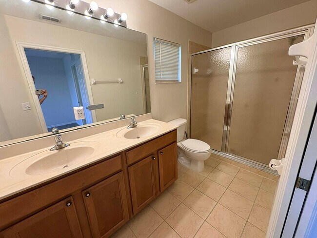 Building Photo - 2/2.5 Townhome in Fort Myers for Rent