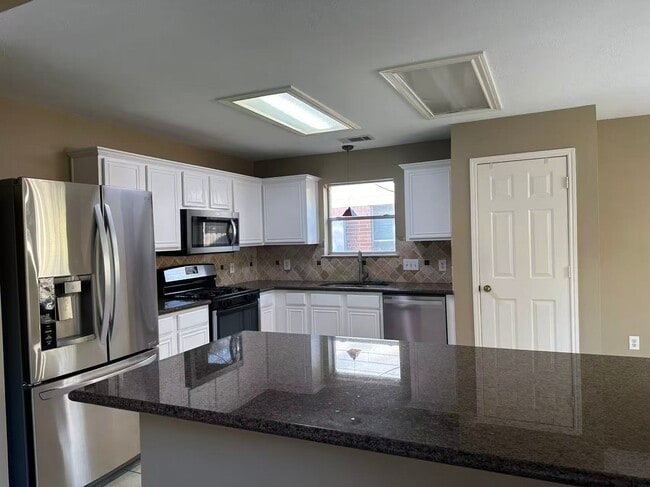 Building Photo - 2919 Foxden Dr