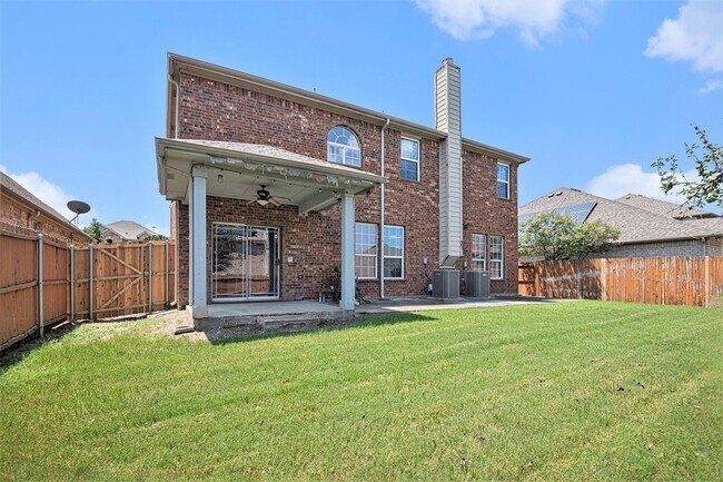 Building Photo - 605 Port Royale Way