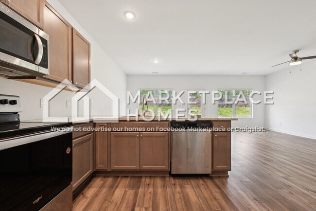 Building Photo - 3228 Spool Ln SW