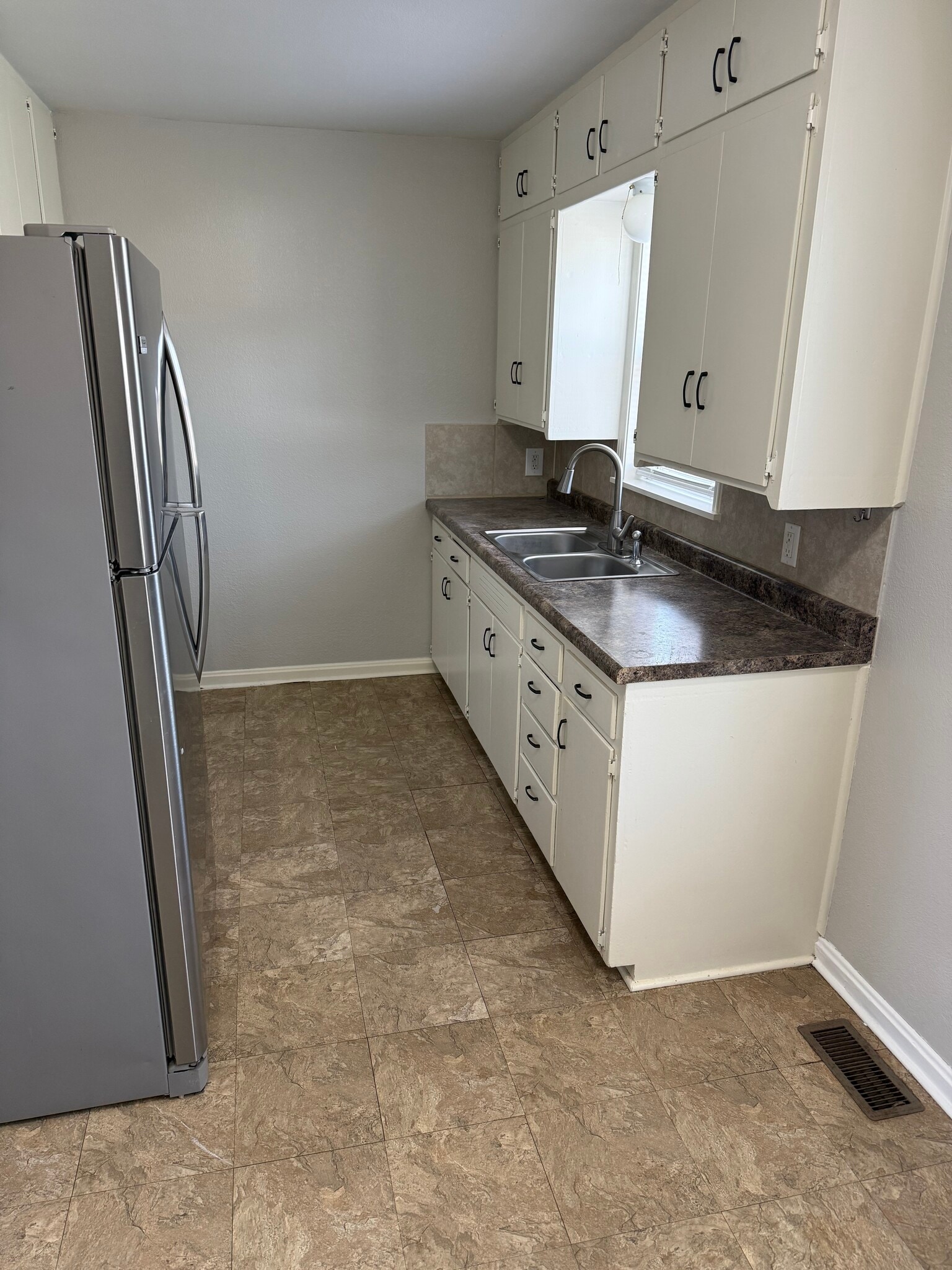 Building Photo - 1707 S Estelle St