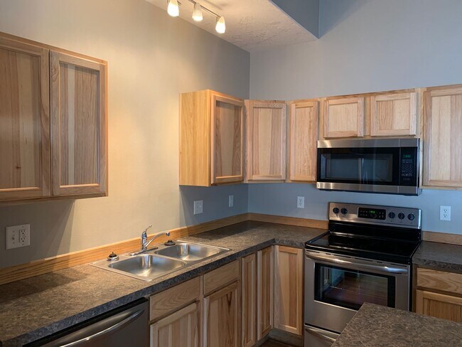 Building Photo - 16687 Shaw Pine Ct