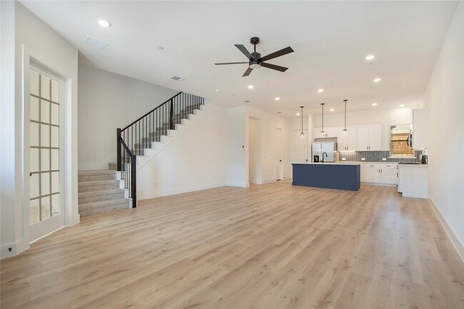 Building Photo - 4413 Cave Spgs St