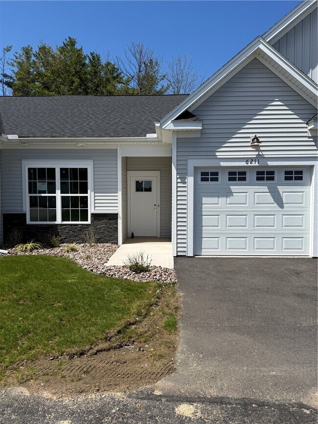 Building Photo - 6217 Blossom Ridge Cir