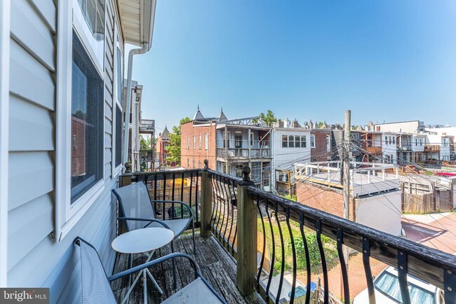 Building Photo - 1812 1st St NW