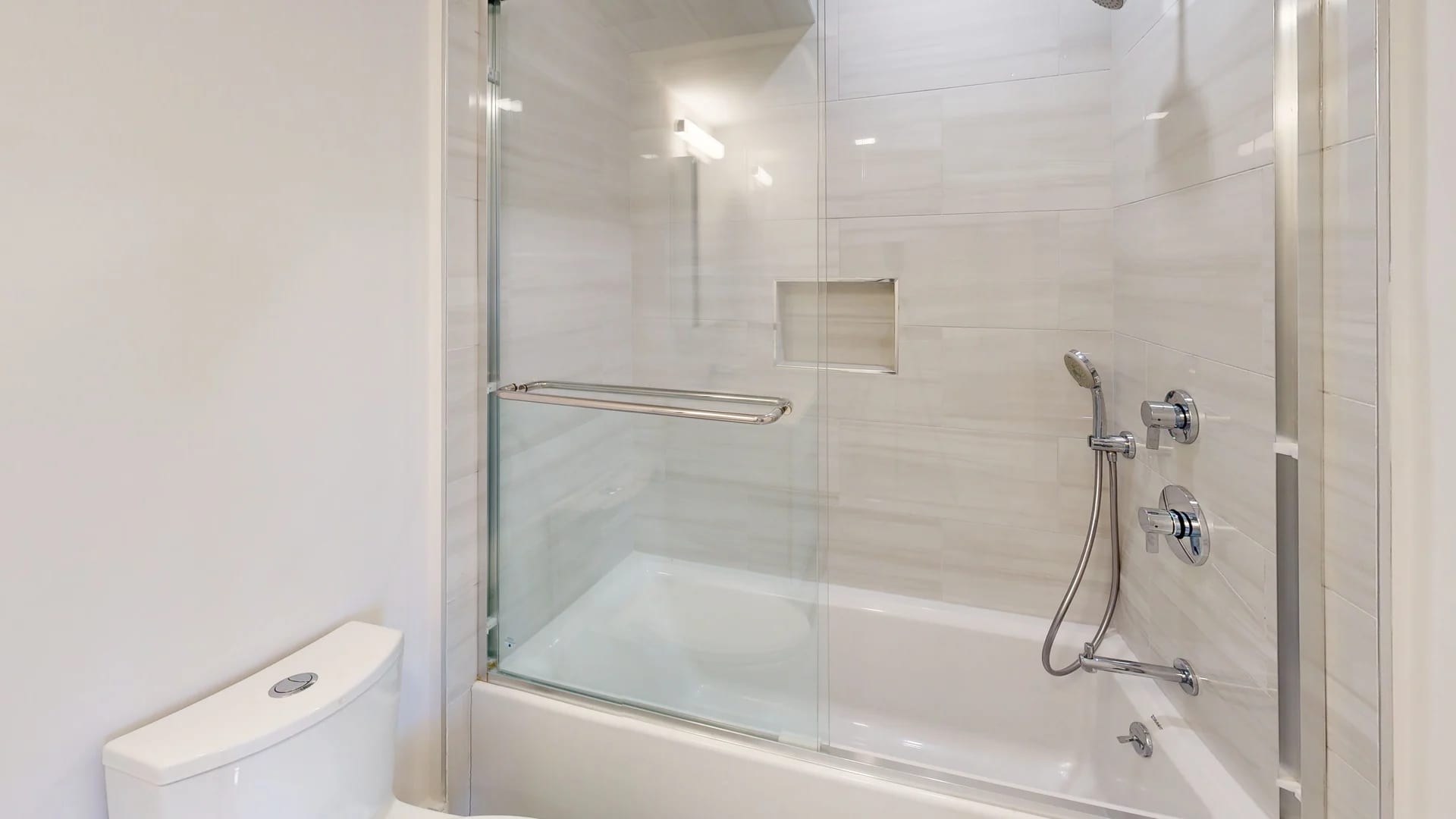 Building Photo - 9 Everett St