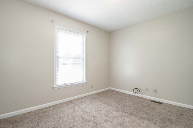 Building Photo - 3059 Woody Ln