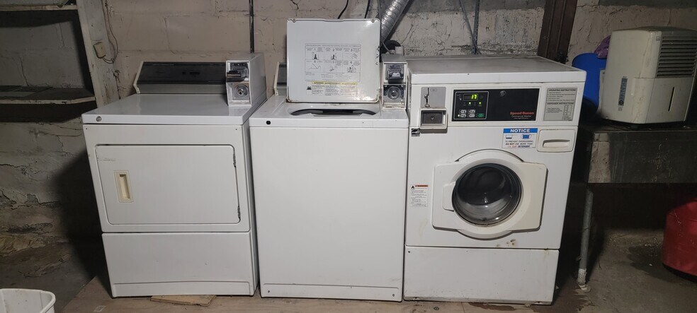 Building Photo - 13 N Jay St