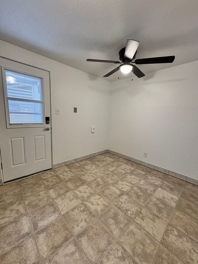 Building Photo - Immaculate, Updated, & Bright Home in West...