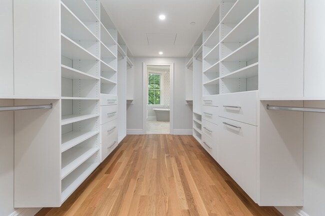 Building Photo - 131 W Newton St