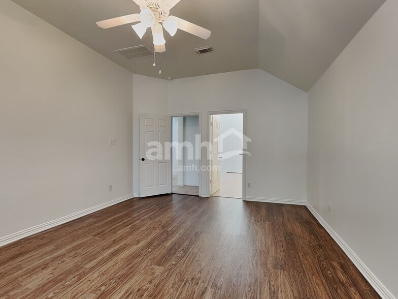 Building Photo - 20015 Leithcrest Way