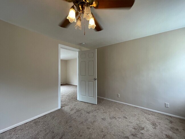 Building Photo - 207 Campbell Park