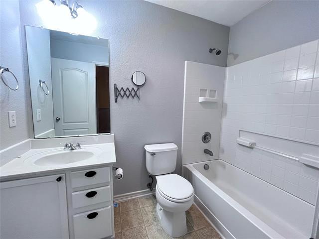 Building Photo - 5895 Clearwater Ct