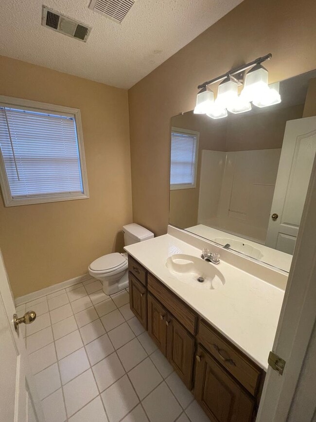 Building Photo - 3207 Canyonview Rd