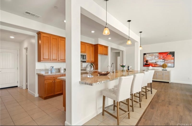 Building Photo - 14925 Shoreham St