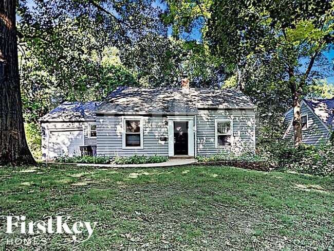 Primary Photo - 1184 Logan Ave