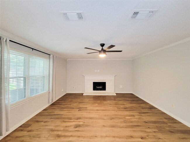 Building Photo - 8123 Sunny Ridge Dr