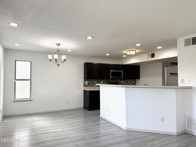 Building Photo - 11952 Mesquite Miel Dr